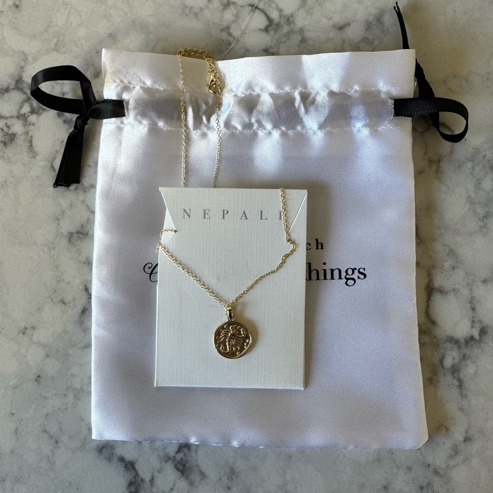 Gold Pendant Necklace